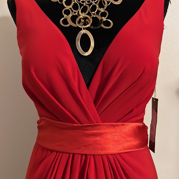 NWT Semi Formal Dress, (necklace not included) - Picture 2 of 4